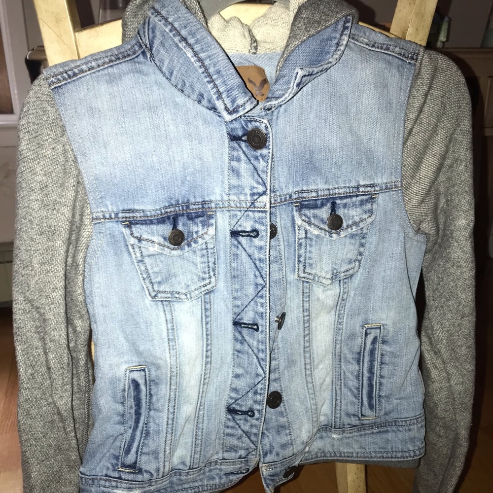 American Eagle Jean jacket/sweatshirt sleeves